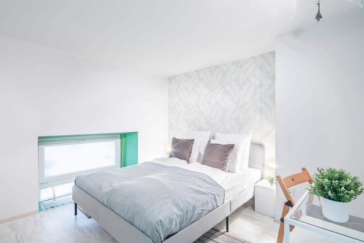 Very Central - Unique Design - New Studio Budapest Bagian luar foto