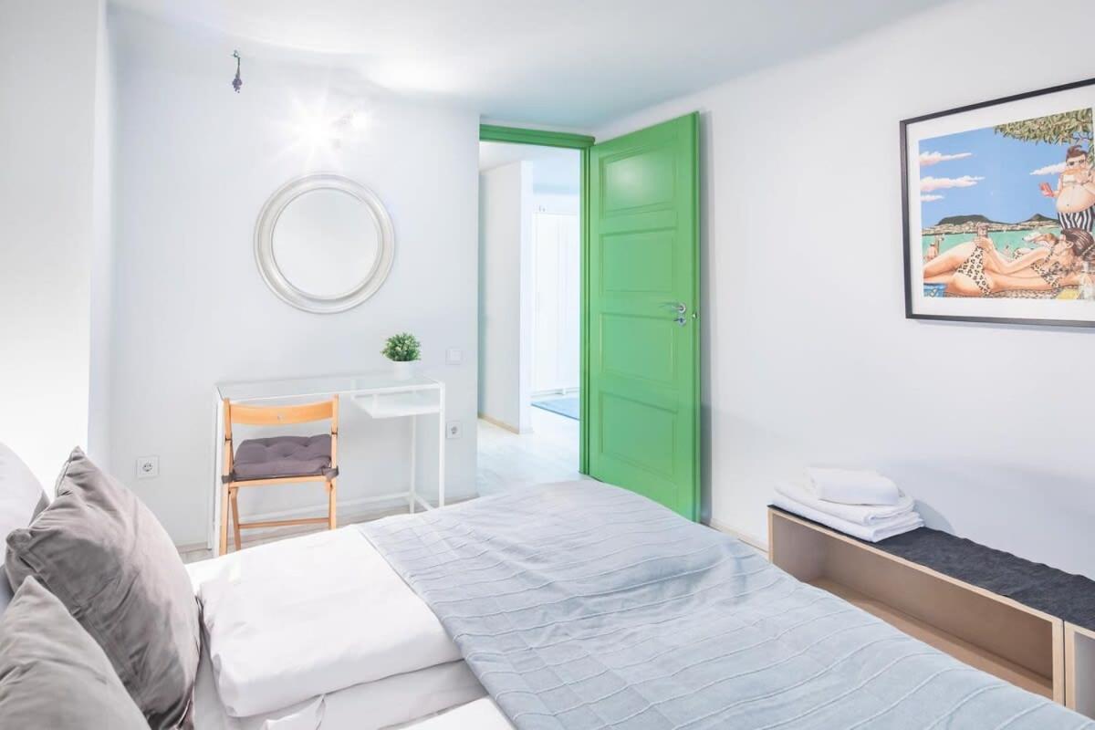 Very Central - Unique Design - New Studio Budapest Bagian luar foto
