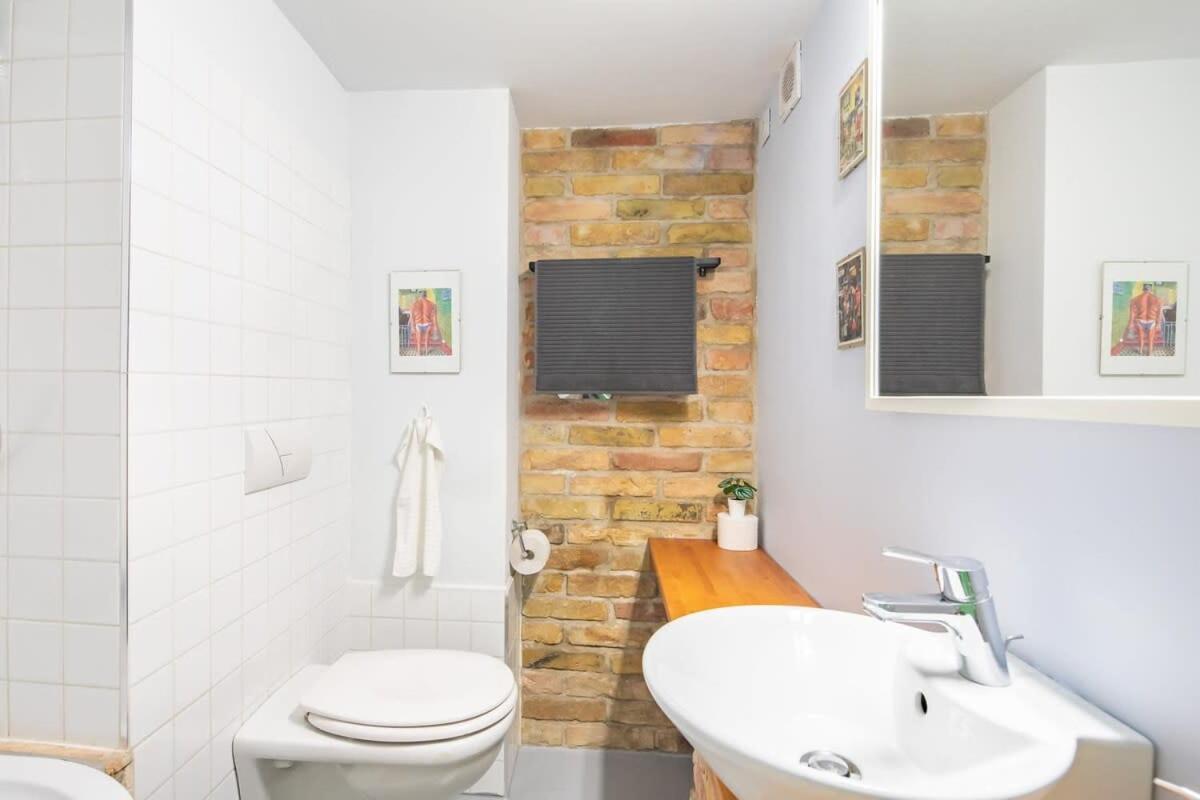 Very Central - Unique Design - New Studio Budapest Bagian luar foto
