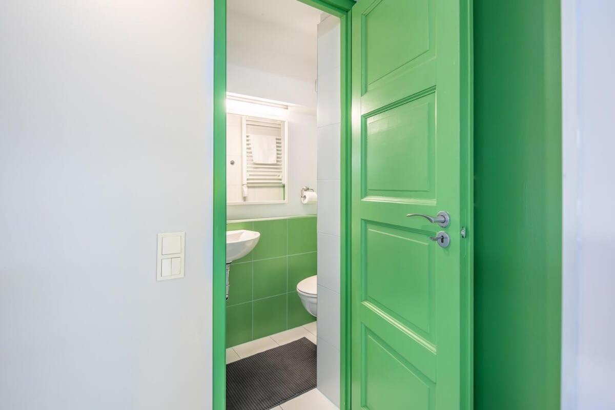 Very Central - Unique Design - New Studio Budapest Bagian luar foto