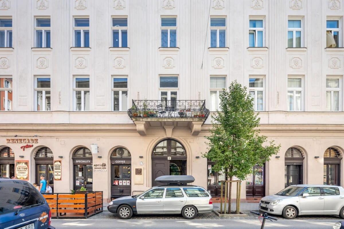 Very Central - Unique Design - New Studio Budapest Bagian luar foto