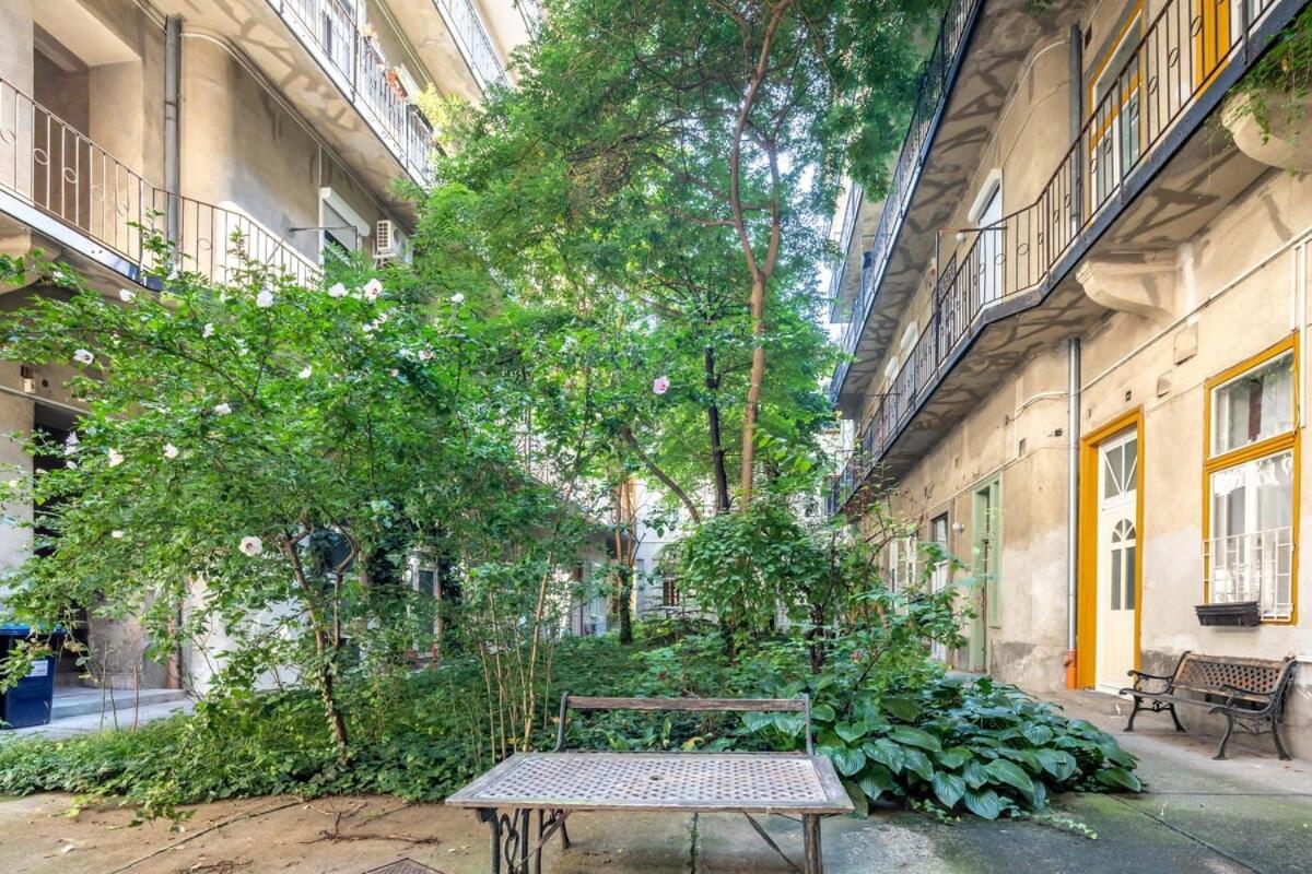 Very Central - Unique Design - New Studio Budapest Bagian luar foto